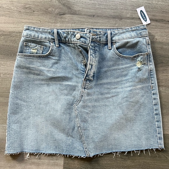 Old Navy Dresses & Skirts - 💙BRAND NEW💙 womens jean skirt